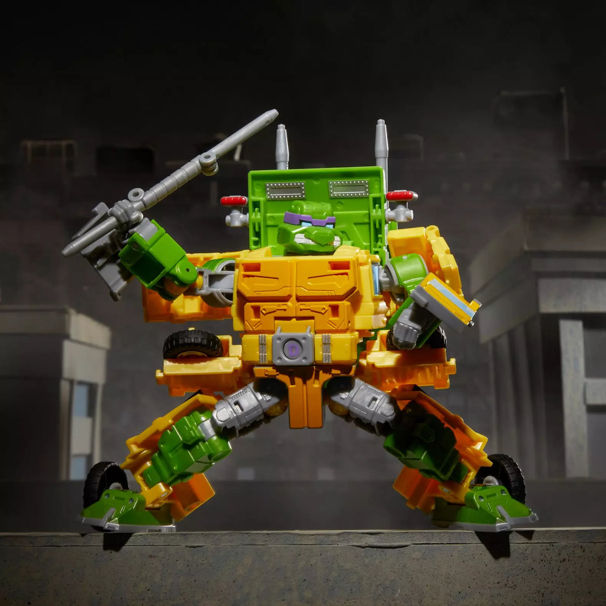 Transformers Collaborative Teenage Mutant Ninja Turtles x Transformers Party Wallop Figure