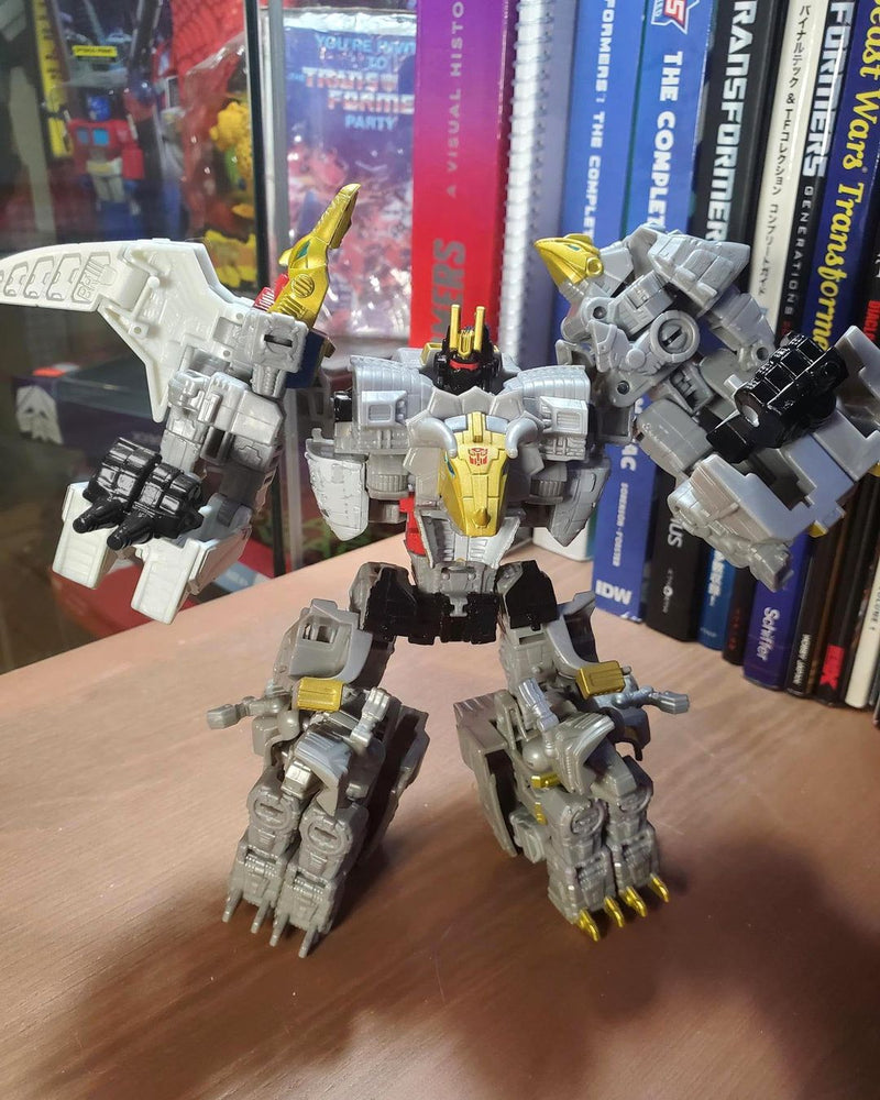 Transformers Legacy Evolution Core Class Volcanicus Pack